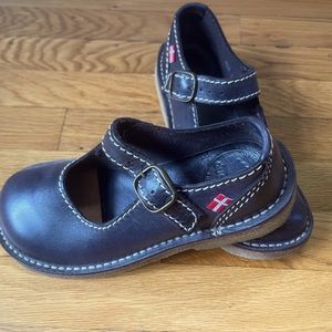 Duck Feet Himmerland Mary Jane Shoes- 38